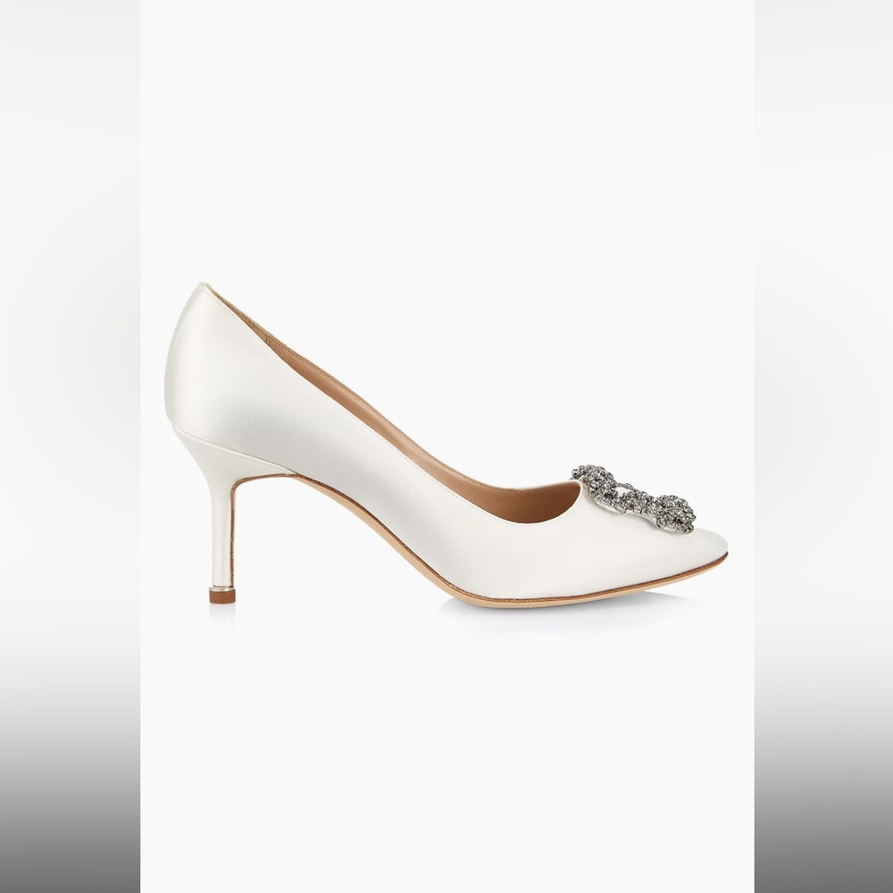 Manolo Blahnik Hangisi 70MM Crystal Buckle Satin Pumps white, size 36 - Picture 2 of 8